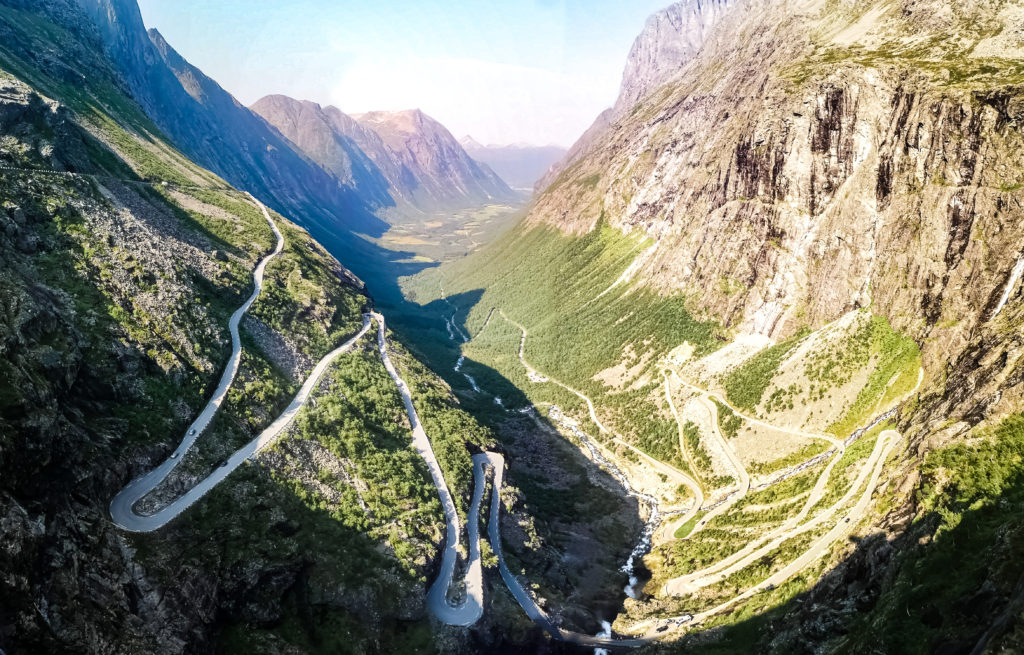Trollstigen Trollstigen heißt übersetzt "Trollleiter"