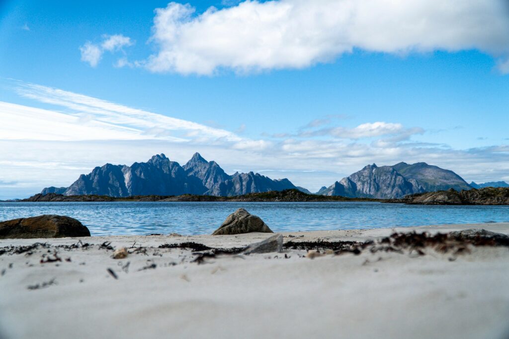 Vesteralen Die Vesteralen und die Lofoten sind eigentlich getrennte Inselgruppen, werden heute aber gerne als zusammenhängend betrachtet