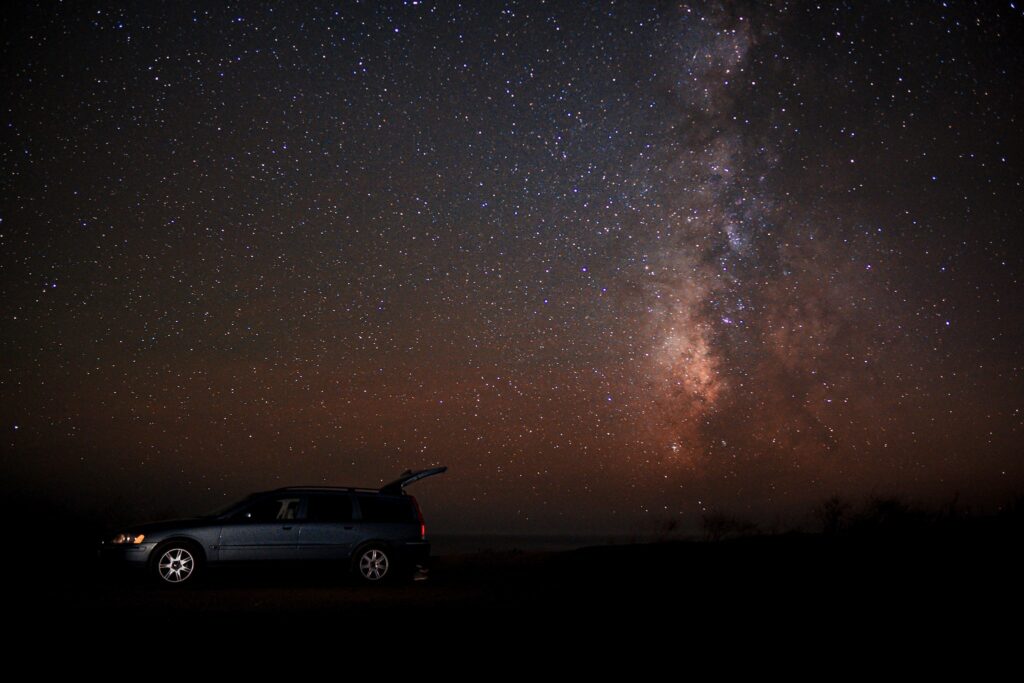 Unser Auto, ein Volvo V70 war ein sehr zuverlässiges Fahrzeug und eignete sich perfekt für Roadtrips, da man hinten drin schlafen konnte.