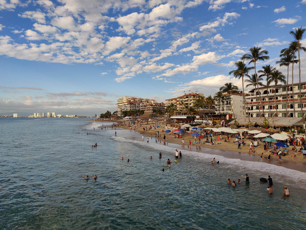 Der Strand von Puerto Vallarta ist Ausgangspunkt für die Bootstour nach Yelapa
