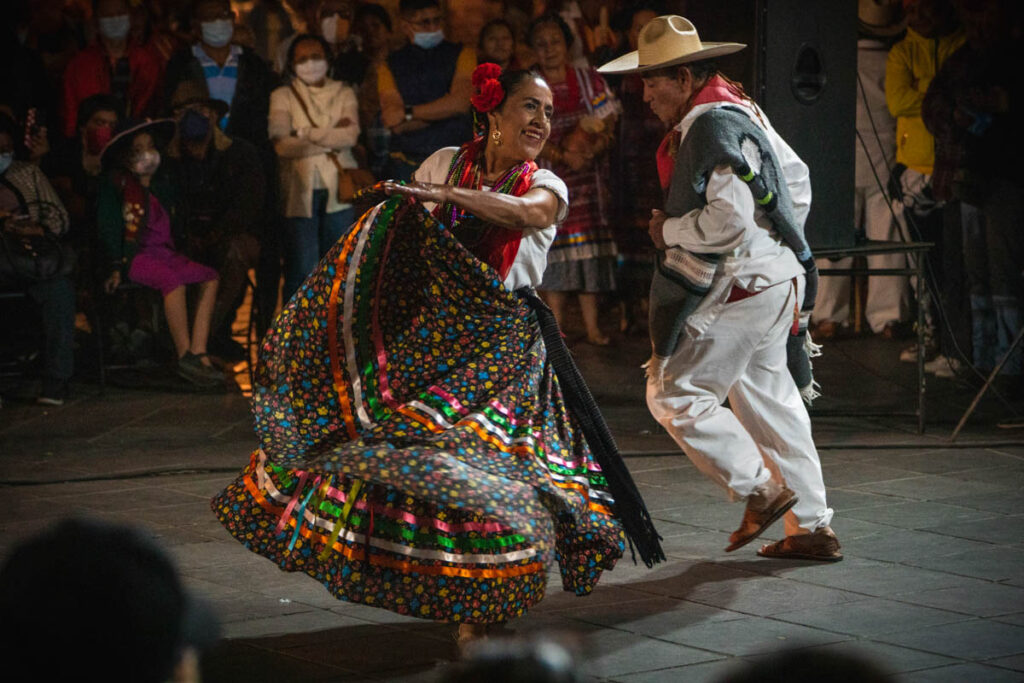 Authentischen Tanz und Kultur findest du in anderen Teilen Mexikos, zum Beispiel in Oaxaca