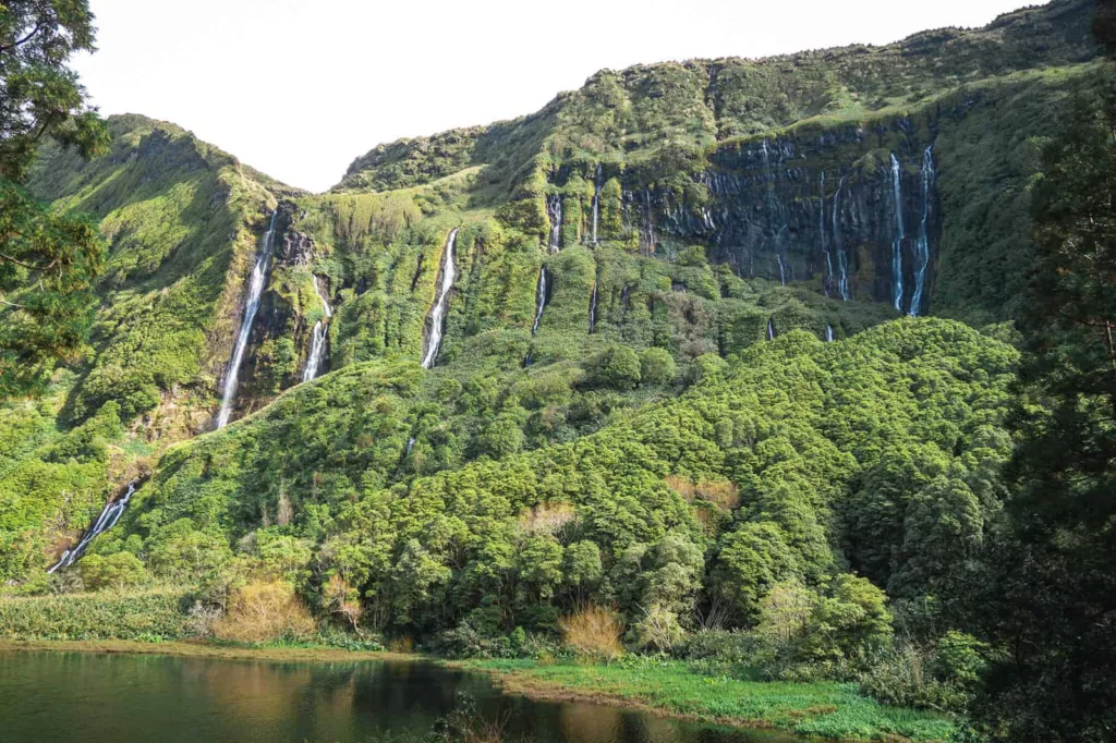 Die Cascatas da Ribeira do Ferreiro auf Flores