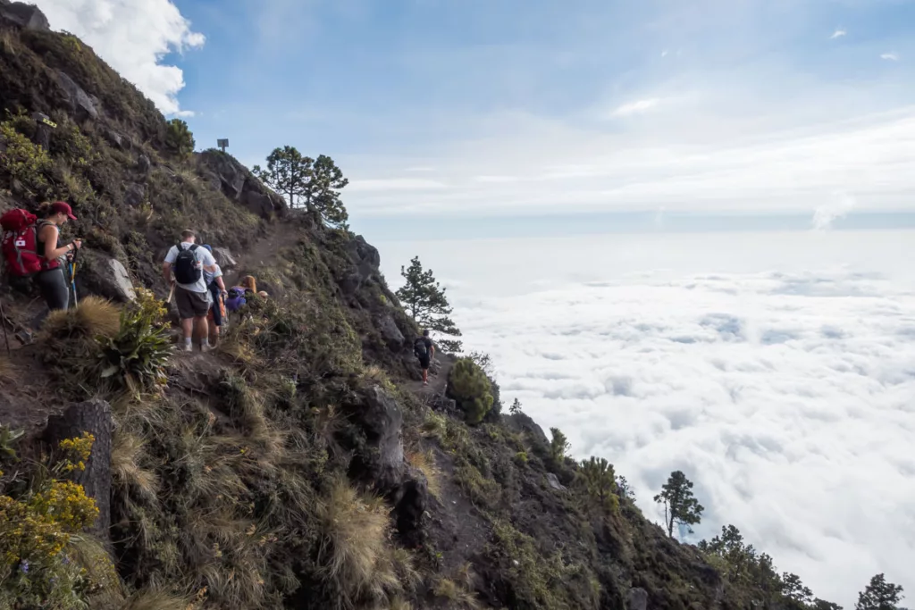 Die letzten Meter auf der Acatenango Vulkanwanderung, kurz vor erreichen des Basecamps