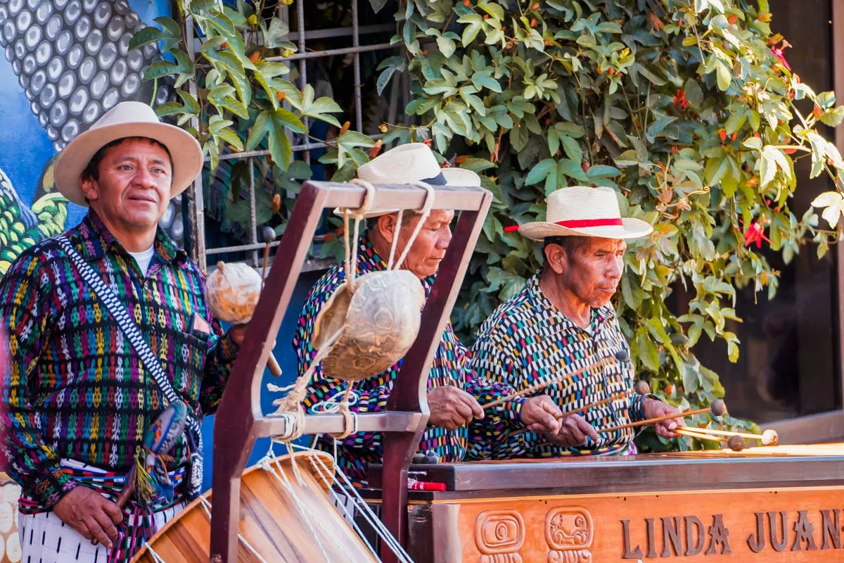 Lago de Atitlán Guatemala: Ein Ort voller Geschichte und Mayakultur
