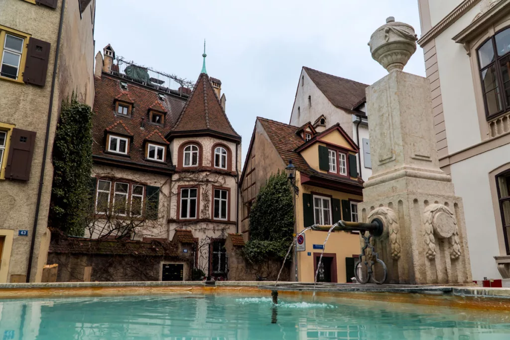 Der Schöneck Brunnen in der St. Alban Vorstadt
