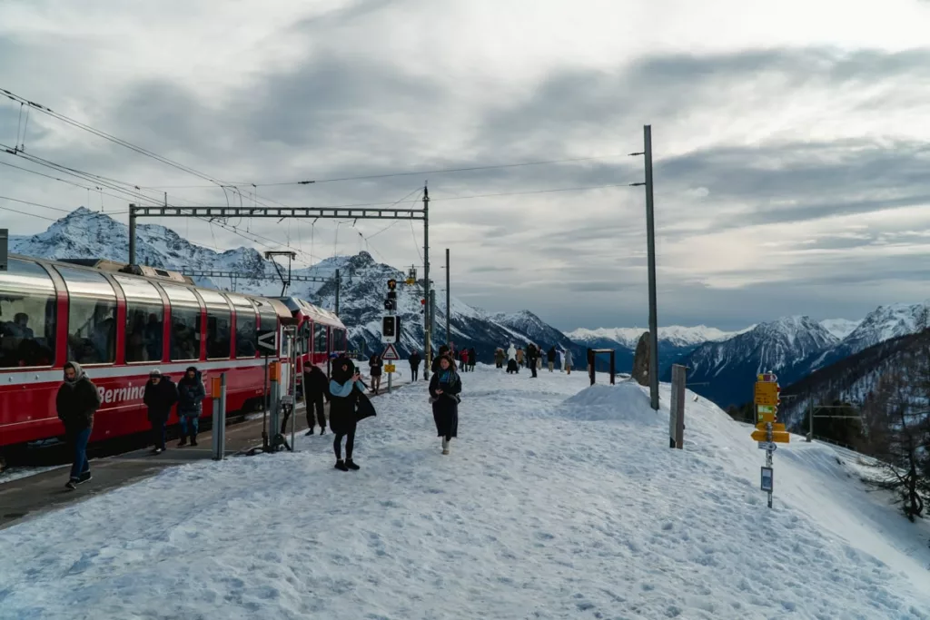 Der Bernina Express auf der Alp Grüm