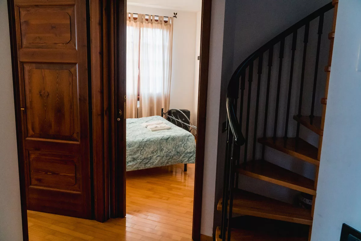 Schlafzimmer in der Villa in Olgiate Comasco
