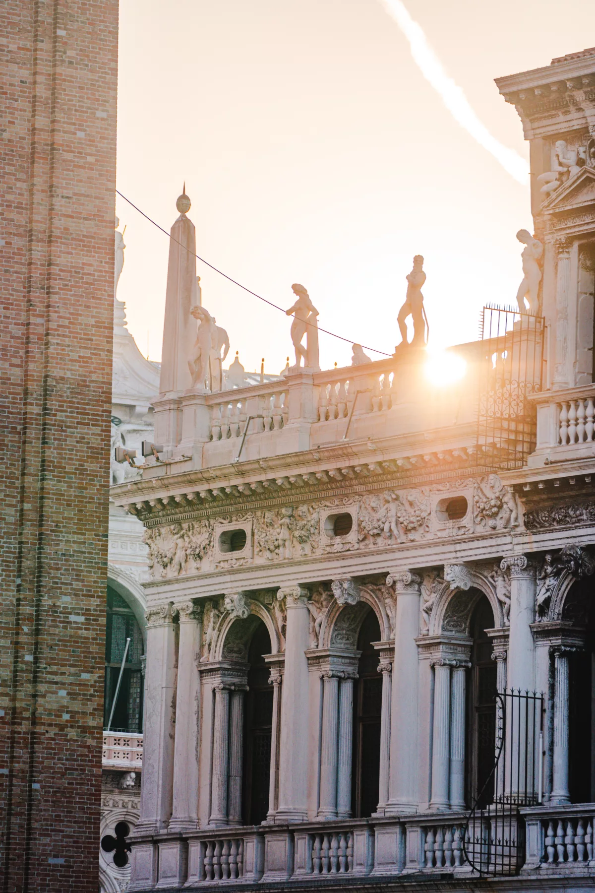 Sonnenaufgang auf der Piazza San Marco