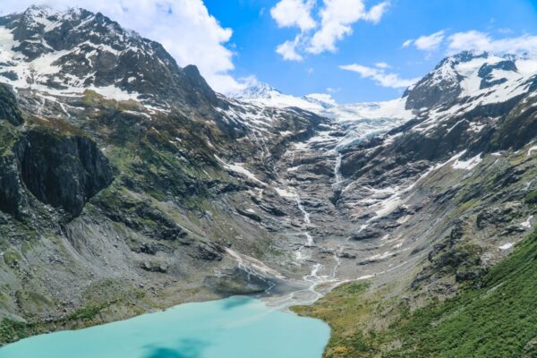 Wanderung zur Triftbrücke: Aussicht auf den Triftsee und den Triftgletscher