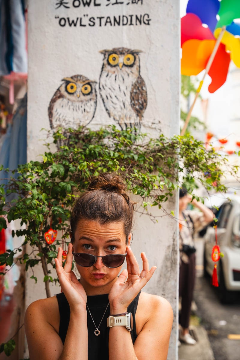 Jess und Eulen im Nest
