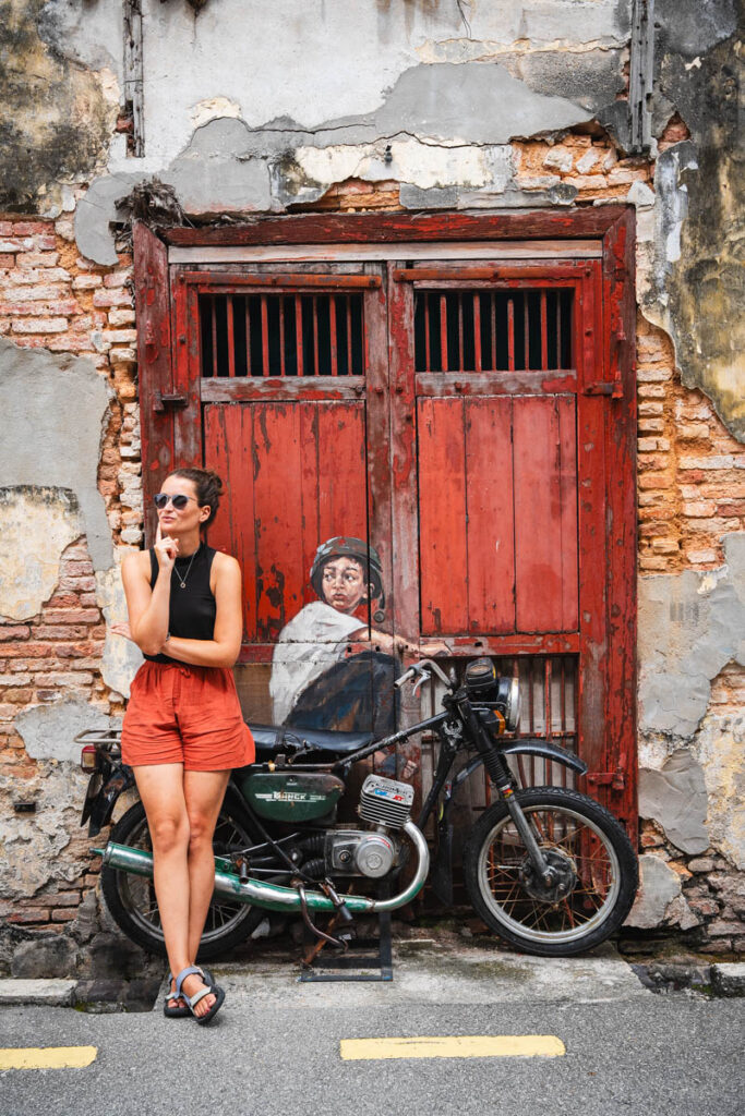 Jess und der Junge auf dem Motorrad in 2025