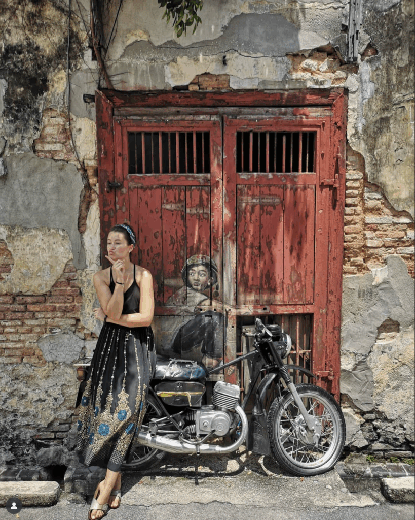 Jess und der Junge auf dem Motorrad in 2018