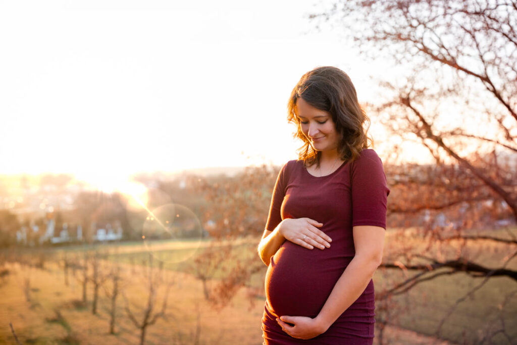 Jess schwanger Babybauch